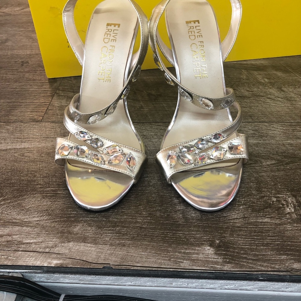 E live from the red carpet Heels shoes no box